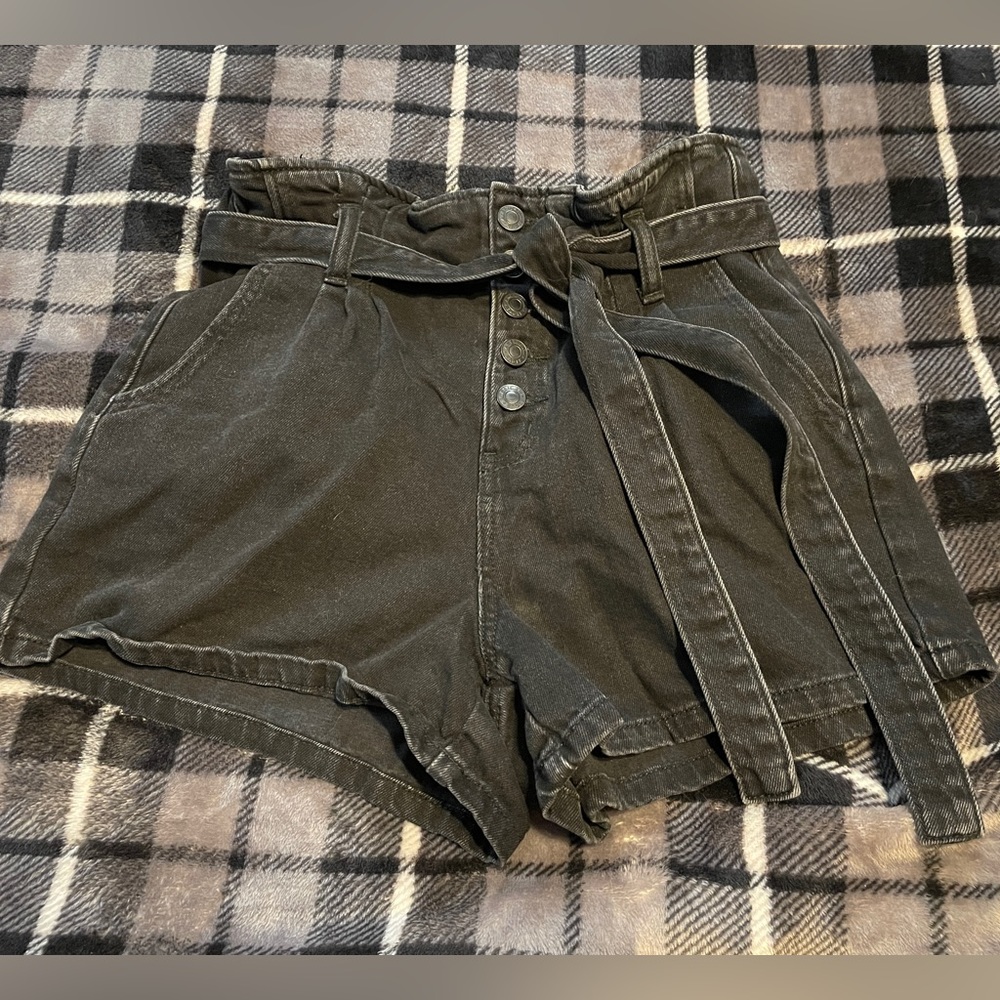American Eagle Outfitters, black belted shorts, sz 4